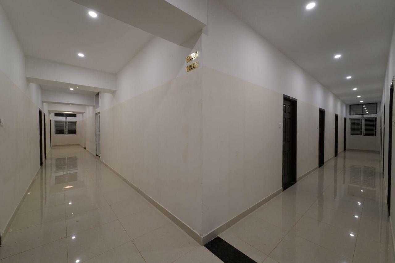 Hôtel Vg Mahal à Tiruchirappalli Extérieur photo